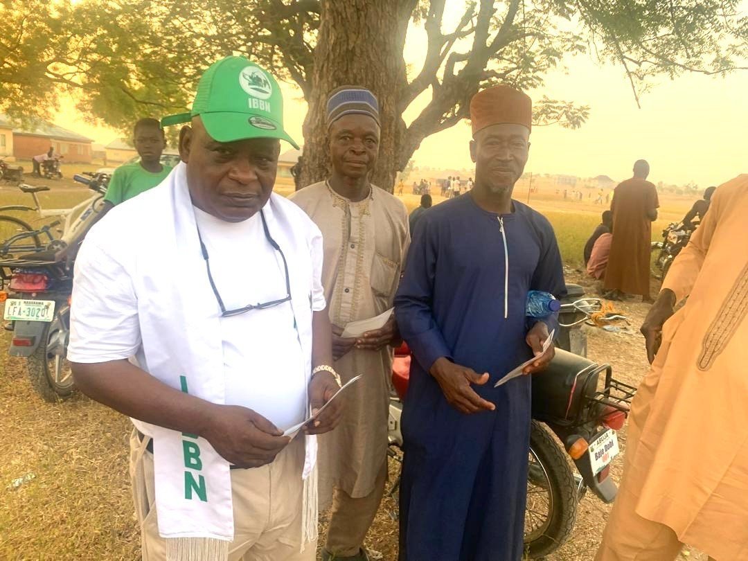 Alt Text: A detailed flowchart showing the step-by-step process of website indexing by search engine crawlers. Image Title...